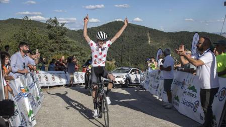 Scott golpea donde más duele en la Vuelta Pamplona