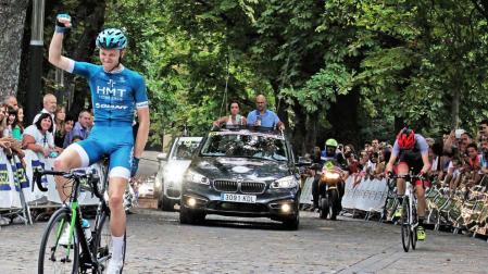 Xabier Isasa se proclama ganador de la Vuelta Pamplona