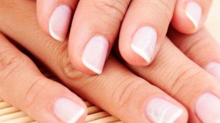 Manicura permanente por 18 euros