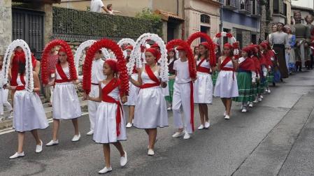 Todas las fotos de la procesión y concentración de gigantes de fiestas de Aoiz 2019