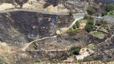 El incendio en Gran Canaria está contenido, no hay humo ni llamas pero sí brasas y viento