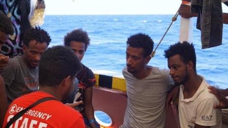 El Open Arms se dirige a Lampedusa tras romper el veto de Salvini