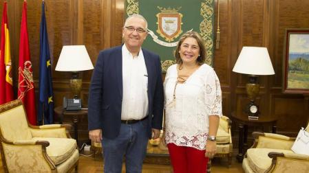 Recepción municipal a la Asociación de Voluntarios de Navarra