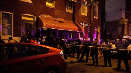 Seis policías heridos en un tiroteo en Filadelfia (EE UU)