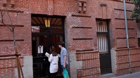 Hallada una mujer muerta con golpes y heridas de arma blanca en Madrid