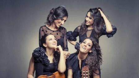 Abajo: Roser Loscos (izda), Alicia Grillo(dcha). Arriba: Marta Robles (izda) y Carolina Fernández (dcha).