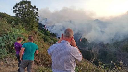 El incendio de Gran Canaria se descontrola y amenaza el parque natural de Tamadaba