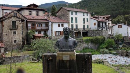Monumento a Julián Gayarre en Roncal.