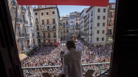 El flamenco de Ketama y Pepe Habichuela se asoma al balcón del Ayuntamiento de Pamplona