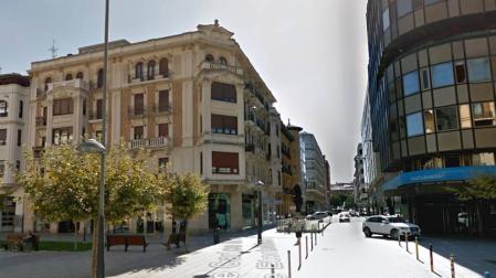 Cruce de Carlos III con la calle Arrieta.