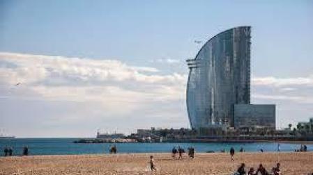 Hallado el cadáver de una mujer en la playa de la Barceloneta