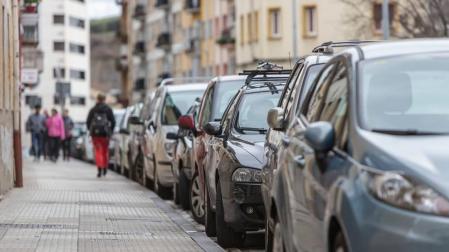 Vecinos de Burlada, “cansados” de no poder aparcar
