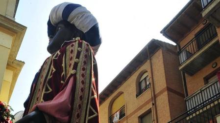 Todas las fotos del cohete de fiestas de Peralta 2019, en el que decenas de vecinos se dieron cita en la plaza de la localidad navarra para dar la bienvenida a nueve días de fiesta en honor a la Virgen de Nieva.