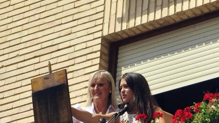 Todas las fotos del cohete de fiestas de Peralta 2019, en el que decenas de vecinos se dieron cita en la plaza de la localidad navarra para dar la bienvenida a nueve días de fiesta en honor a la Virgen de Nieva.