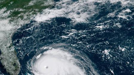 Imagen tomada desde el espacio de la llegada del huracán Dorian a Bahamas