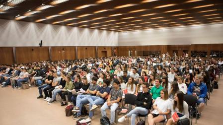 Cerca de 2.000 estudiantes de primer grado participan en la jornada de bienvenida de la UPNA