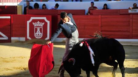 Un Jesulín sereno y profesional en Peralta