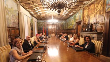El nuevo Gobierno de Navarra, durante su primera Sesión celebrada este jueves.