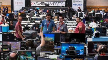 500 aficionados a la informática se congregan la Navarra LAN Party