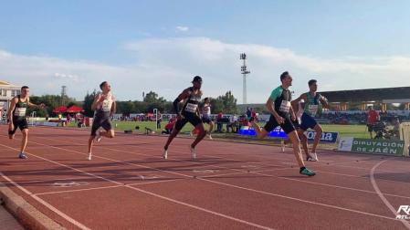 Sergio Fernández se impone en los 400 metros vallas en Andújar