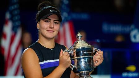 Bianca Andreescu, con el trofeo de Nueva York.