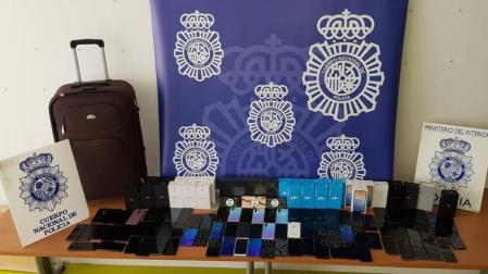 Material robado incautado a la banda de aluniceros.