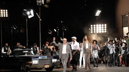 Hilfiger y Zendaya recrean el glamur de los 70 en el Apollo de Nueva York