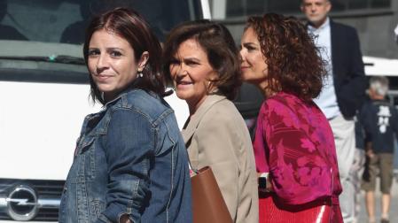 Adriana Lastra, Carmen Calvo y María Jesús Montero, el equipo negociador del PSOE.