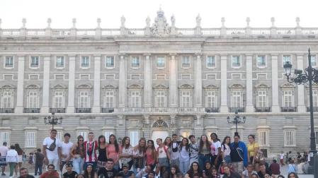 Catorce jóvenes de Pamplona participan en la IV Cumbre Juvenil Antirrumores 