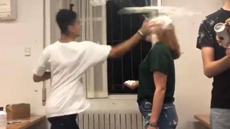 El tortazo a modo de novatada a una alumna en Madrid acaba con dos alumnos expulsados