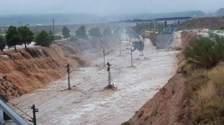 La gota fría deja ya dos muertos, riadas y miles de alumnos sin clase