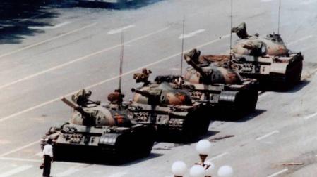 Fallece el fotógrafo Charlie Cole, autor de la famosa imagen de Tiananmen