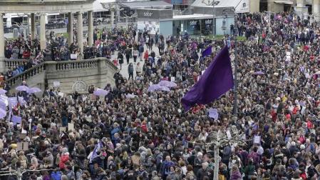Concentración en la plaza del Castillo de Pamplona por el Día de la Mujer