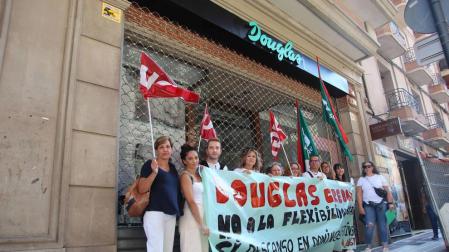 La huelga en Douglas cerró seis tiendas en Navarra