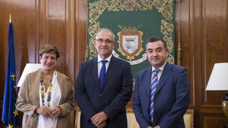 Maya se reúne con el nuevo presidente de la Asociación de la Industria de Navarra