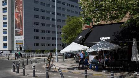 Pamplona estudia pintar con fondo rojo el carril bici de Pío XII