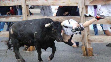 El joven corneado en Sangüesa evoluciona “bien”