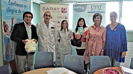 Luis Franco (delegado de Anita), Pedro Armendáriz (jefe de la Unidad de Cirugía Mamaria del CHN), Inma Elizari (jefa de unidad de Enfermería del H4 del CHN), Vicky Aristu (jefa de producción de Selene), Mª José Oraa (vicepresidenta de Saray) y Yaki Hernández (directora técnica de Saray).