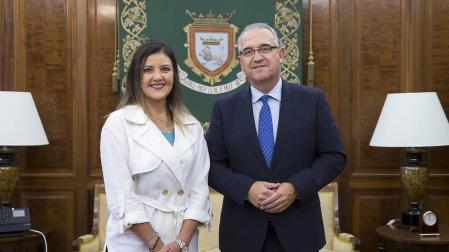 Maya recibe a la expresidenta de la región peruana de Arequipa