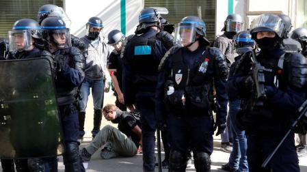 Un centenar de detenidos en las protestas de los 'chalecos amarillos' en París