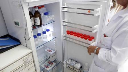 Las últimas alertas en el país por listeria o bolutismo, hallado en este último caso en un lote de atún envasado, avivan el interés por conocer los recursos de prevención y protocolos de seguridad alimentaria