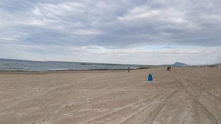 La playa de Oliva, donde ha ocurrido el suceso.