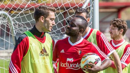 Cedrick Mabwati, durante su paso por Osasuna