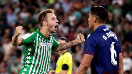 Loren capitanea la remontada bética contra el Levante