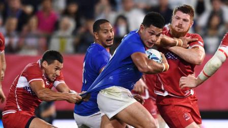 Samoa impone su físico para doblegar a Rusia