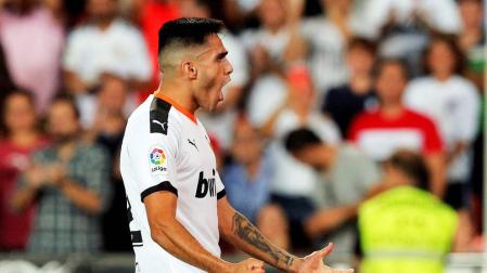 Partido de alternativas y loco en Mestalla