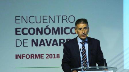 El responsable de estudios de Laboral Kutxa, Joseba Madariaga, en la presentación del informe