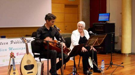 Palabra y música para explicar el Camino se Santiago en el centro Ultreia