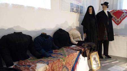 Exposición de indumentaria aezkoana.