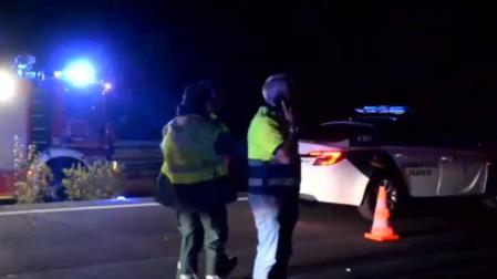 Fallecen tres personas en una brutal colisión entre un coche y un camión en la A-66 en Zamora